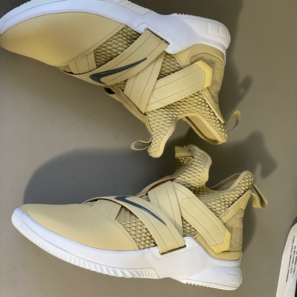 Nike Lebron Zoom Soldier 12 Team Gold size 12.5 - Picture 6 of 10